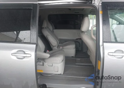 2011 Toyota Sienna Xle from USA, damaged, VIN 5TDDK3DC2BS001748